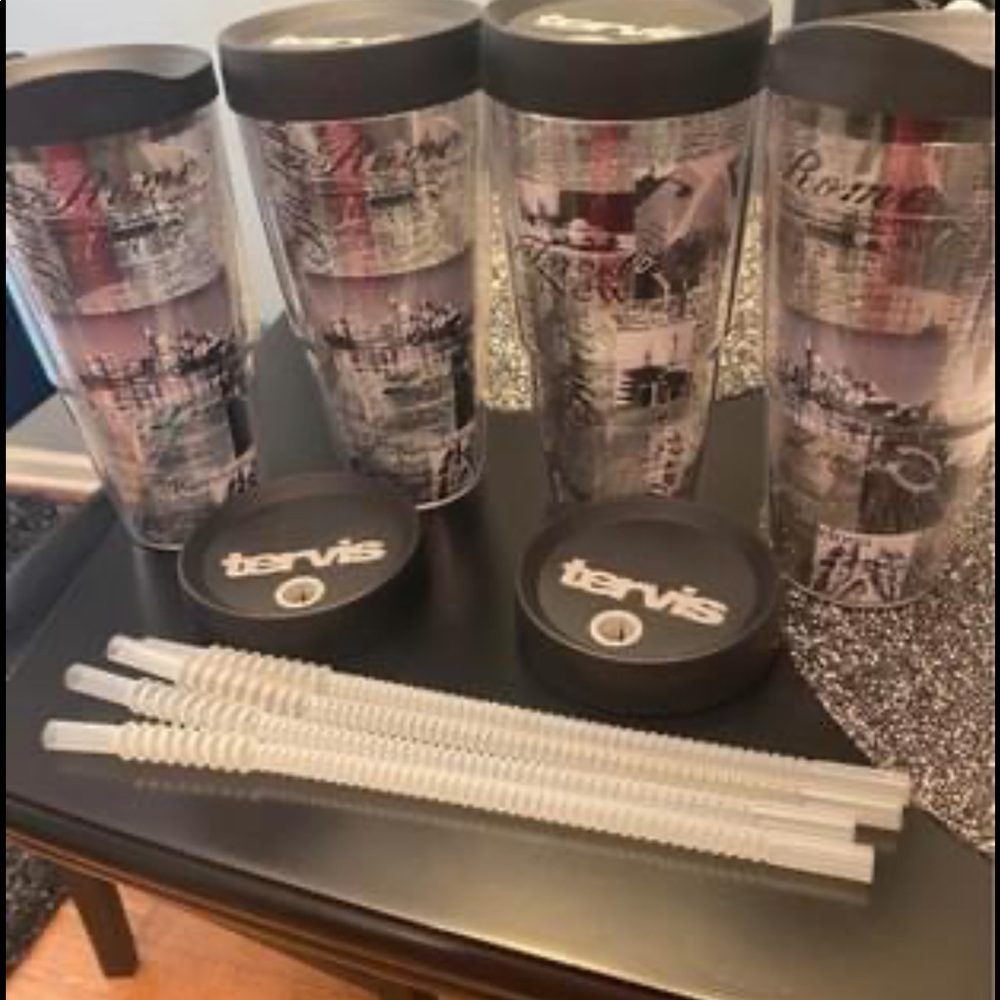 4 Tervis Cups with lids and straws